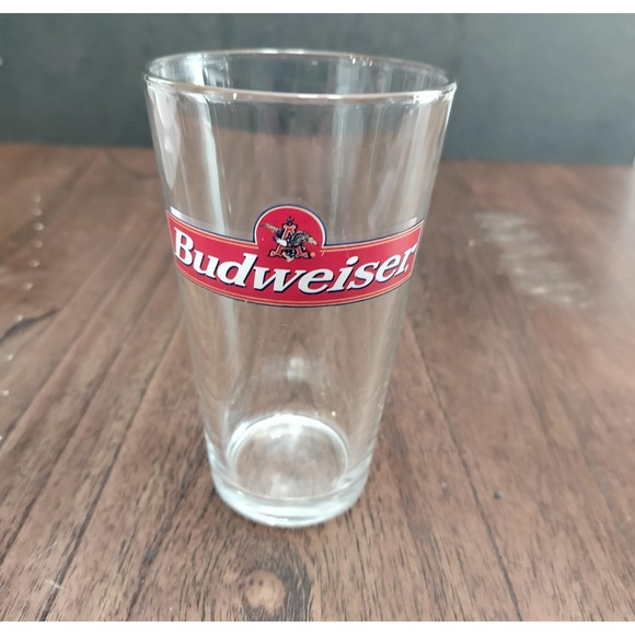Budweiser Pint Glass 16 oz Beer Barware Red Bowtie Logo Libbey Style Clear Pub - Picture 1 of 3